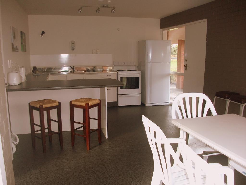 Lavalla Estate Guest House Tuakau Phòng bức ảnh