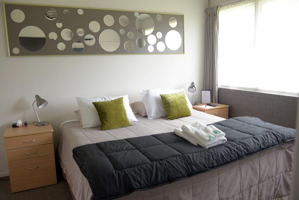 Lavalla Estate Guest House Tuakau Phòng bức ảnh